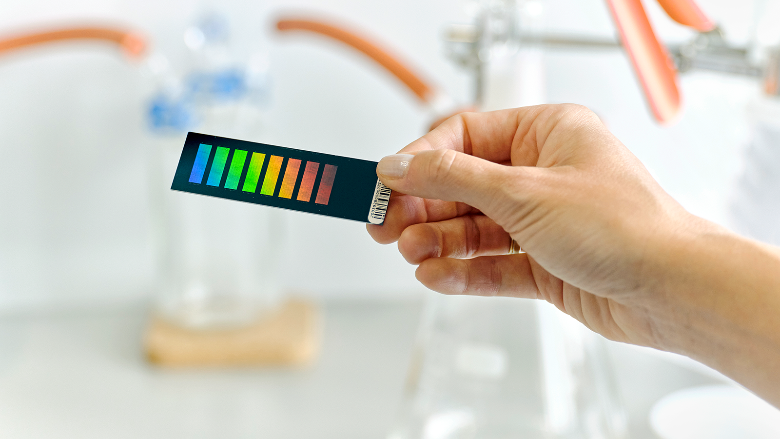 Graphic 2: Beiersdorf AG; Using chip-based methods, scientists measure around 850,000 methylation sites in the genome in order to gain a better understanding of the blockages that are responsible for skin aging.